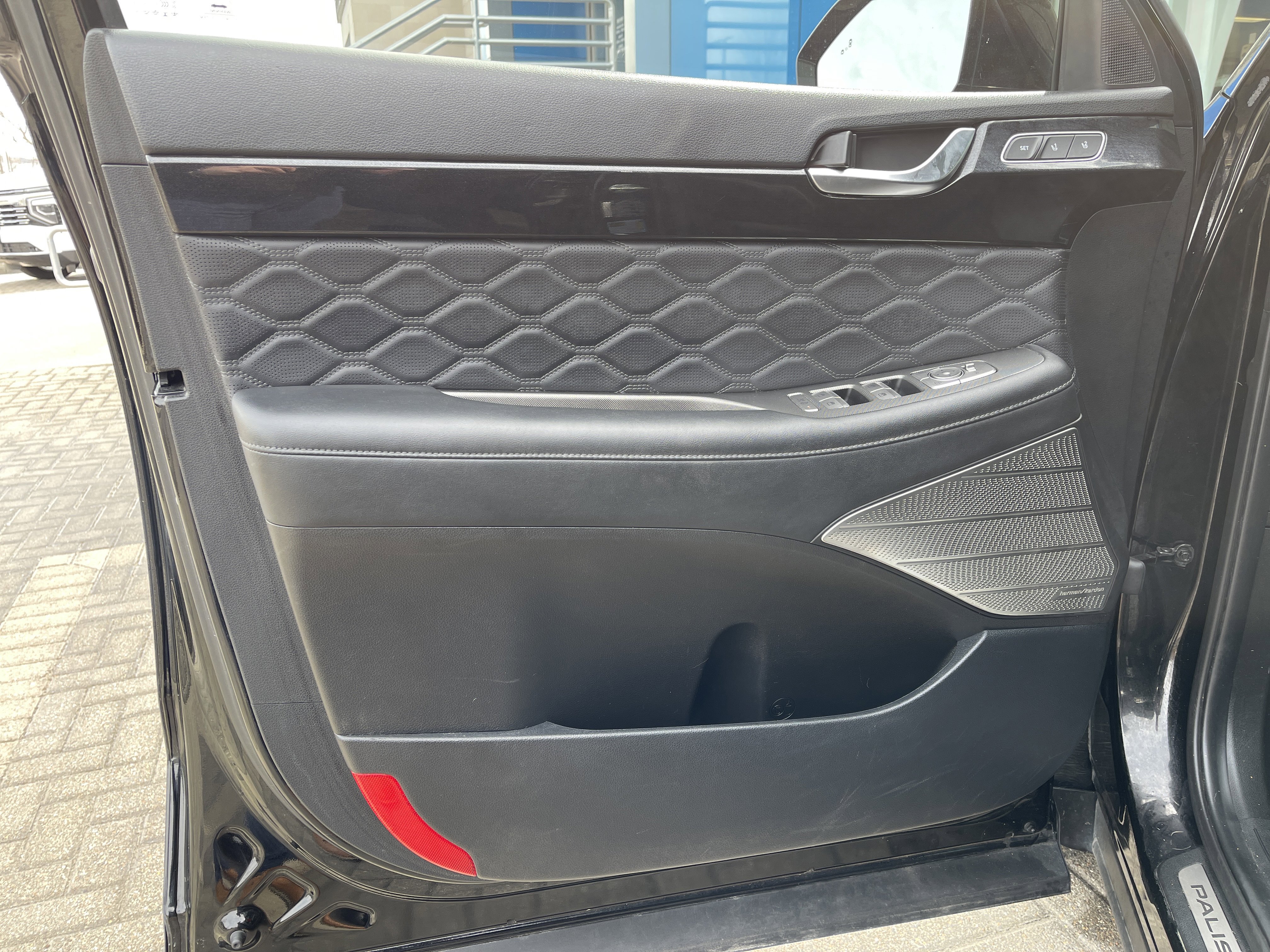 Used 2021 Hyundai Palisade Calligraphy image 14