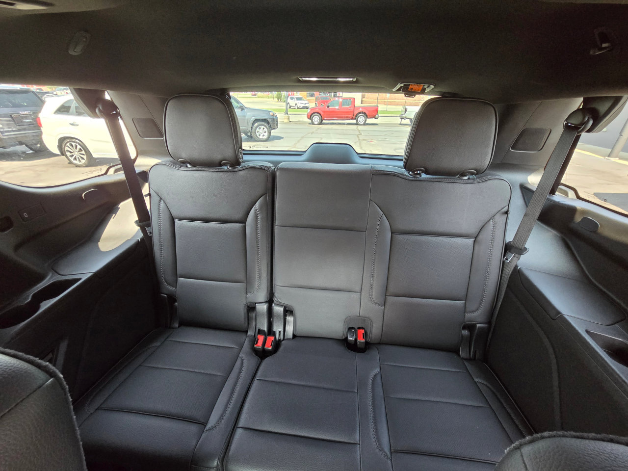 Used 2021 GMC Yukon Denali w/ Denali Premium Package image 7