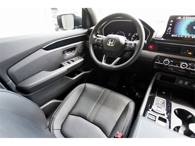 New 2025 Honda Pilot Touring image 7