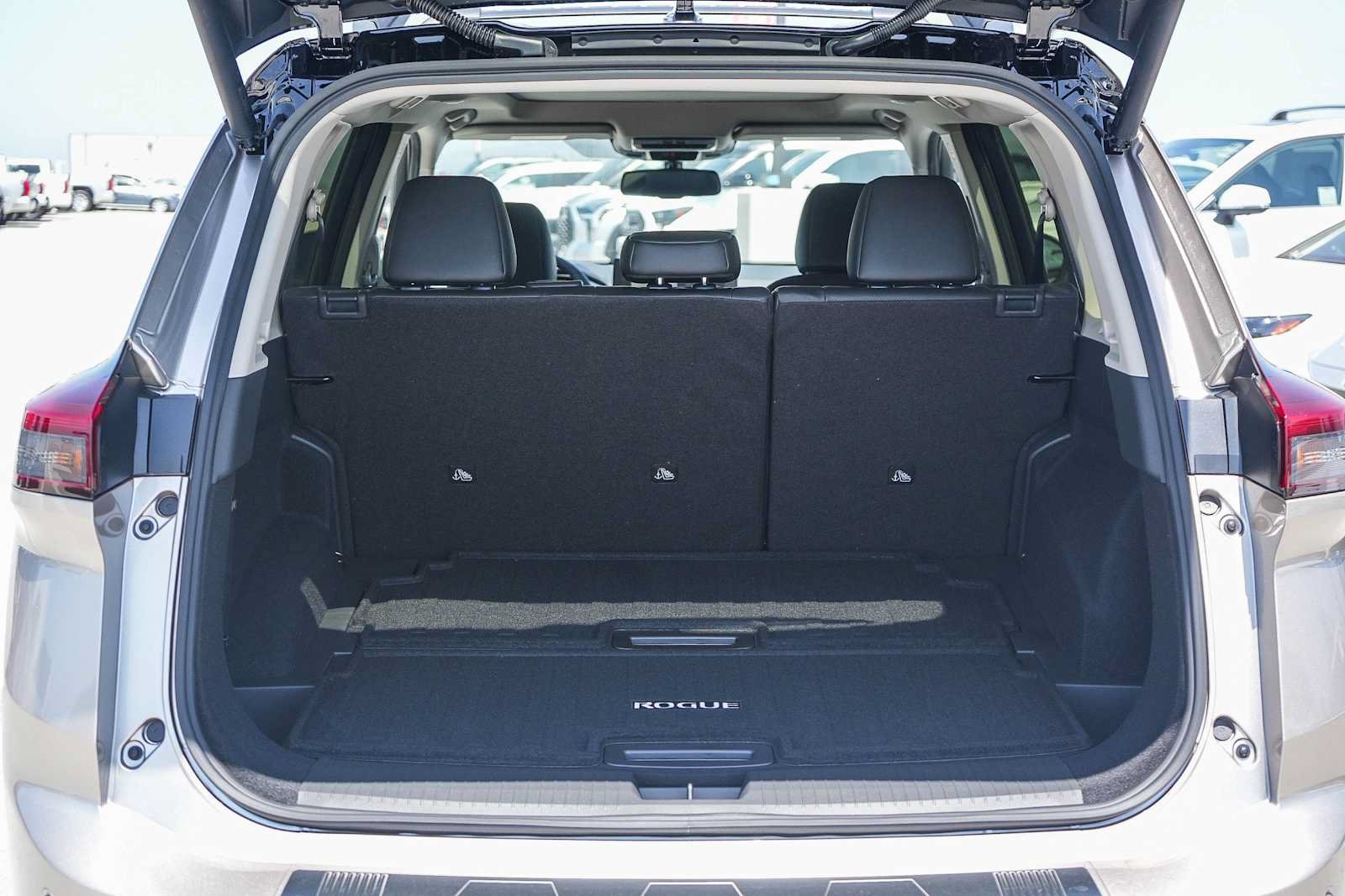 New 2026 Nissan Rogue Platinum AWD/4WD image 13