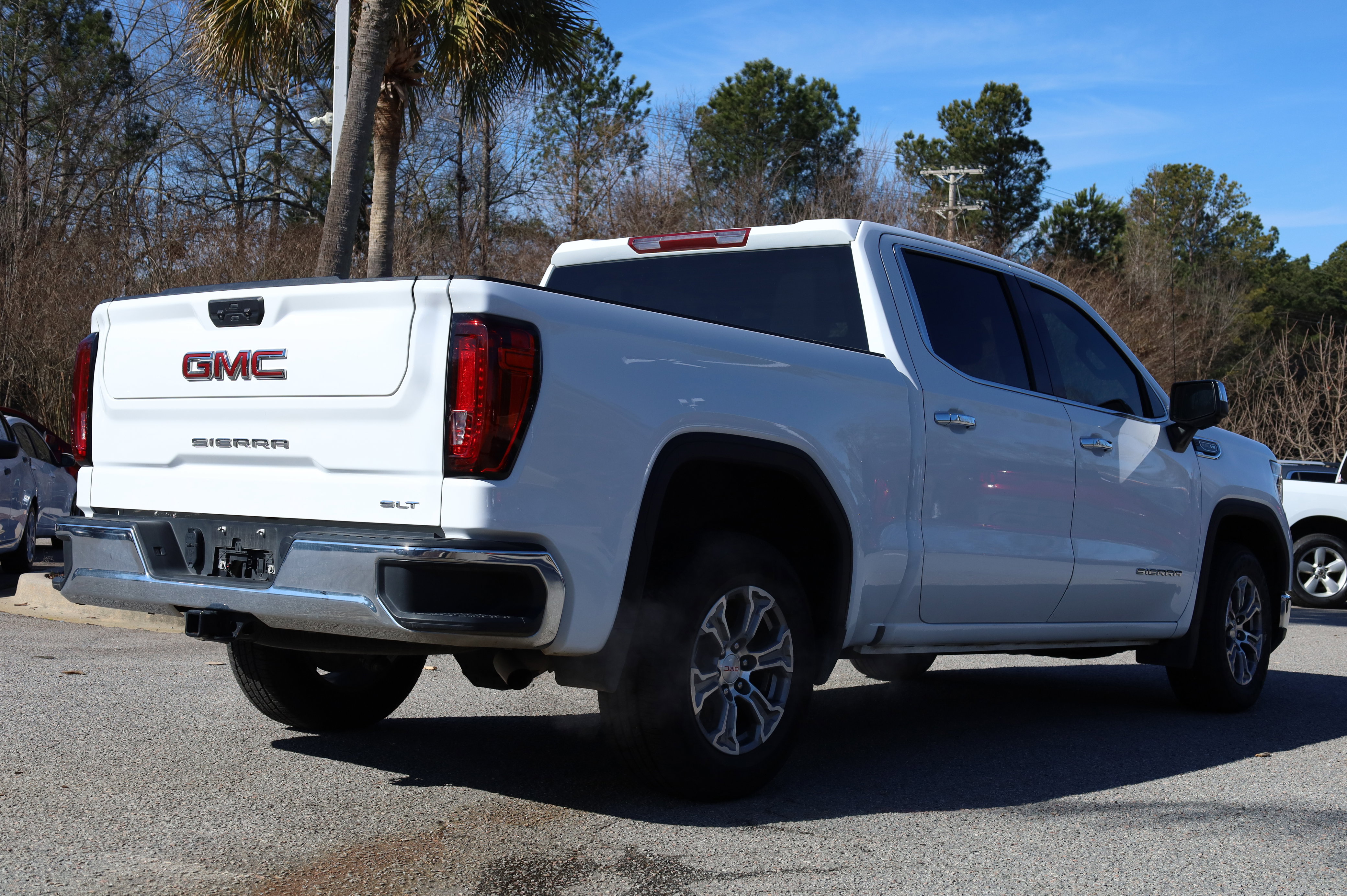 Used 2025 GMC Sierra 1500 SLT image 5