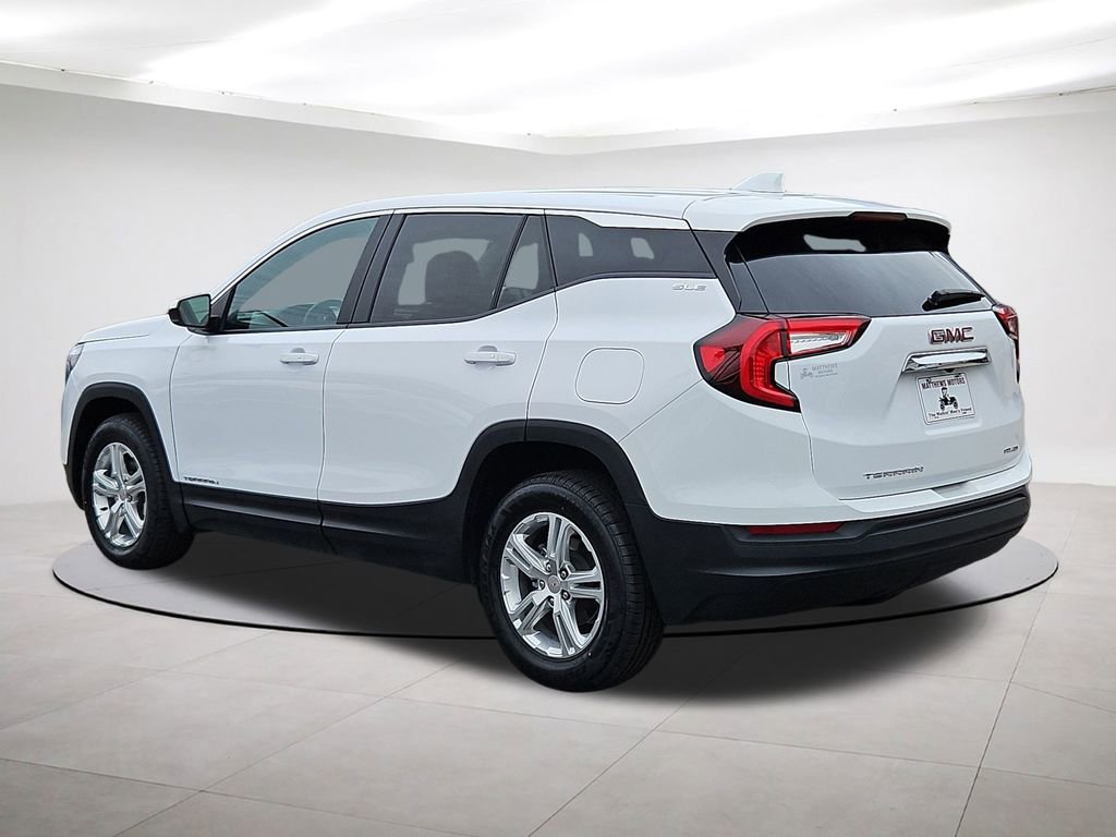 Used 2024 GMC Terrain SLE image 5