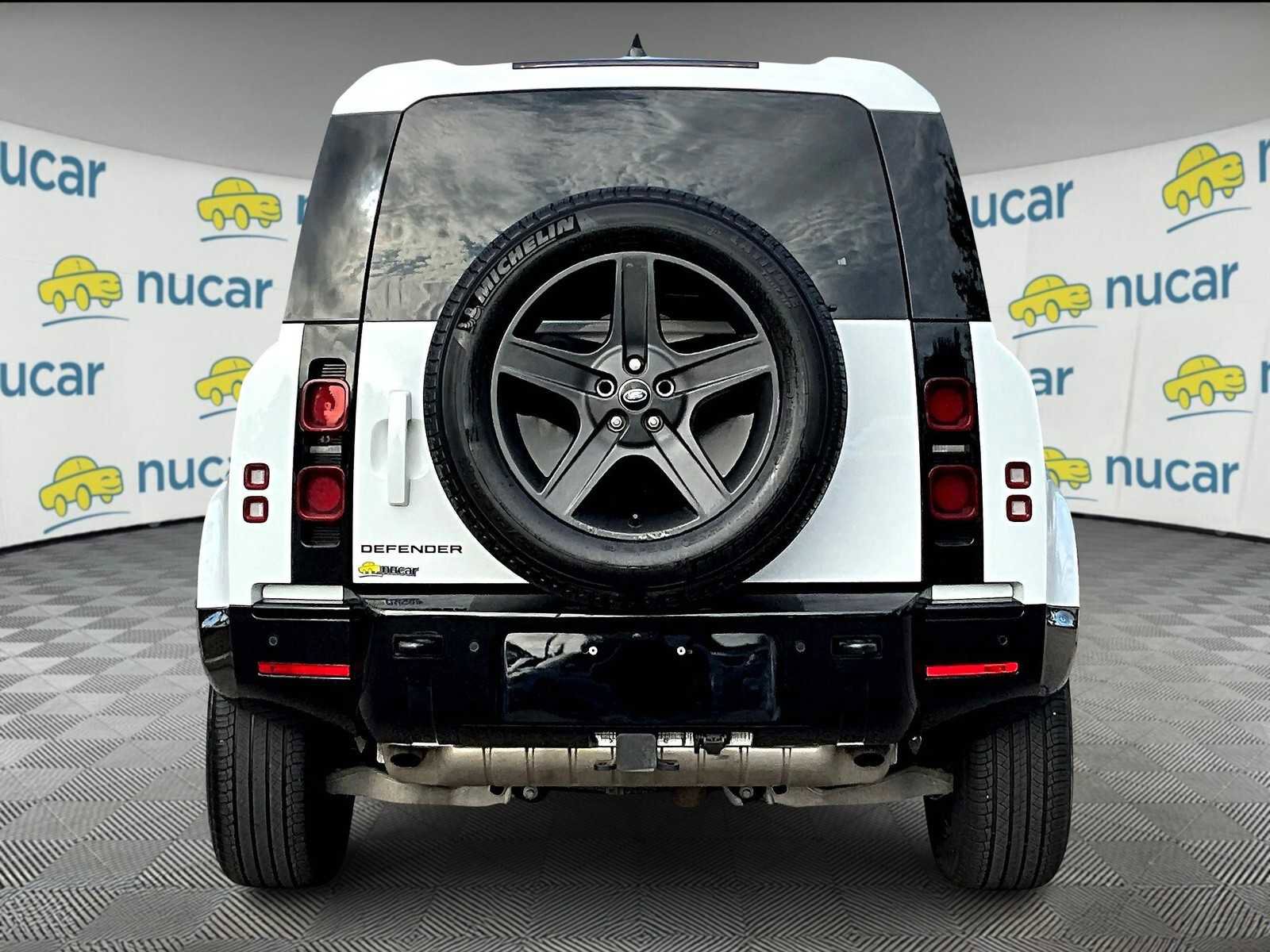 Used 2024 Land Rover Defender 90 X-Dynamic SE image 5