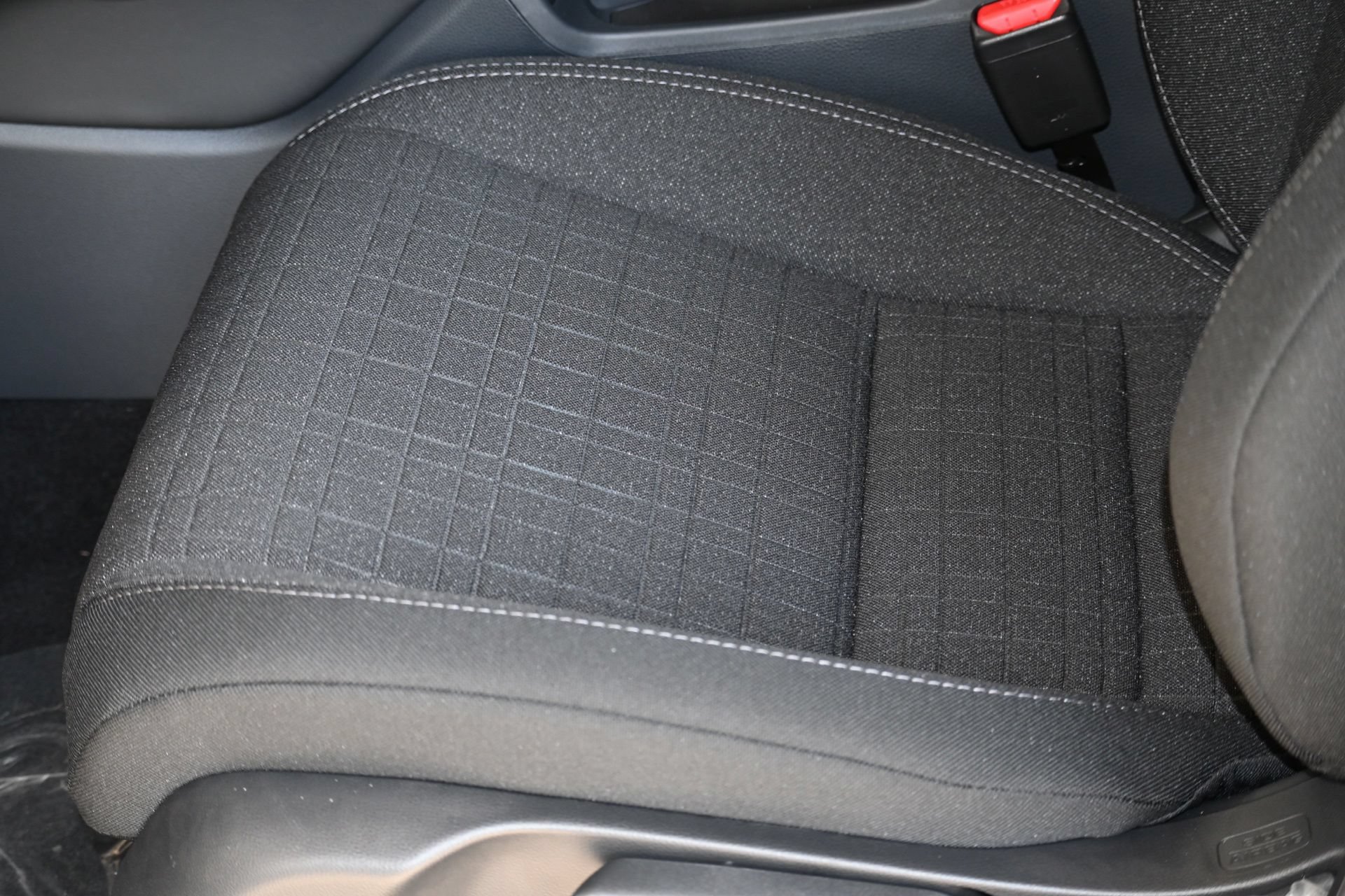 New 2027 Honda HR-V LX image 15