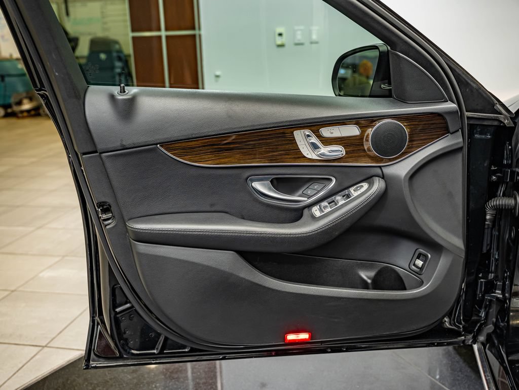 Used 2018 Mercedes-Benz C 300 4MATIC Sedan image 19