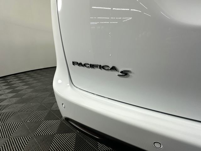 New 2026 Chrysler Pacifica Limited w/ S Appearance Package AWD/4WD image 8