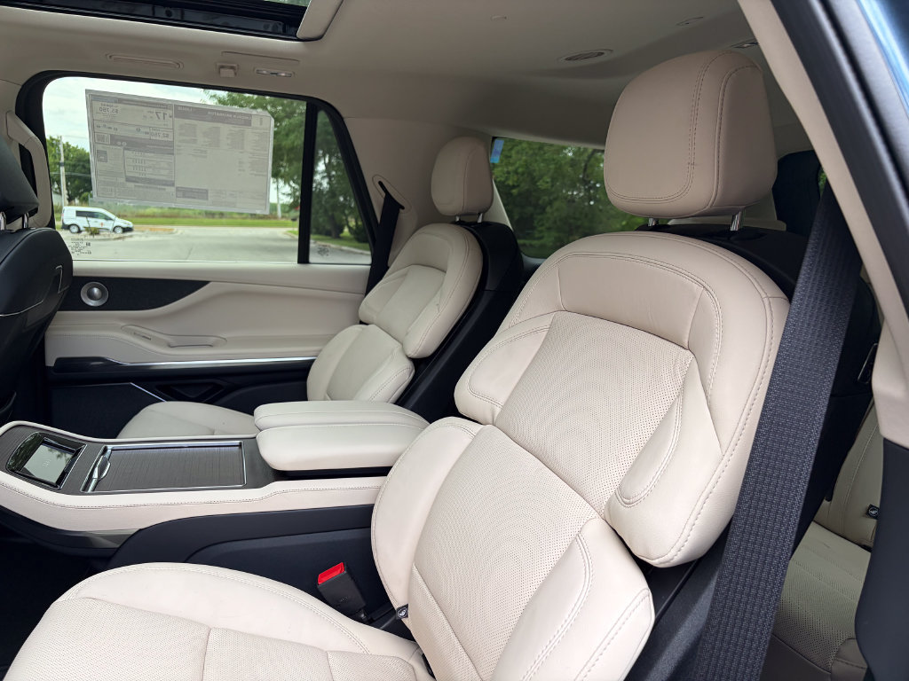 New 2027 Lincoln Navigator Reserve AWD/4WD image 20