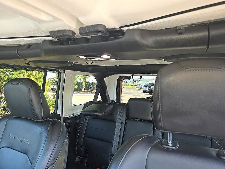 Used 2022 Jeep Wrangler Unlimited Sahara w/ Dual Top Group image 24