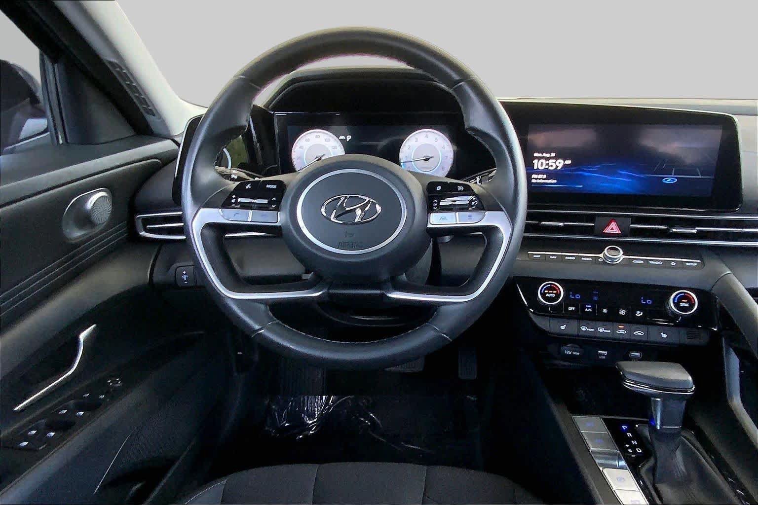 Used 2023 Hyundai Elantra SEL w/ Convenience Package FWD image 6