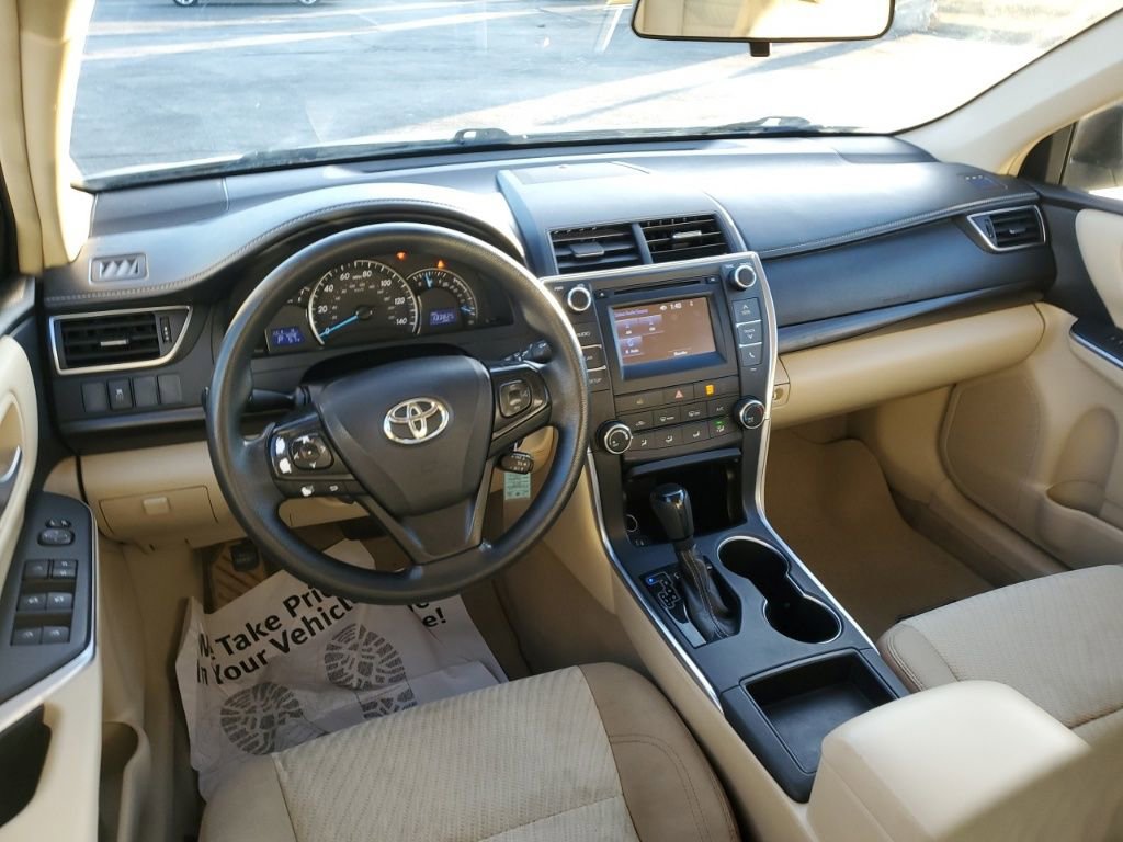 Used 2015 Toyota Camry LE image 20