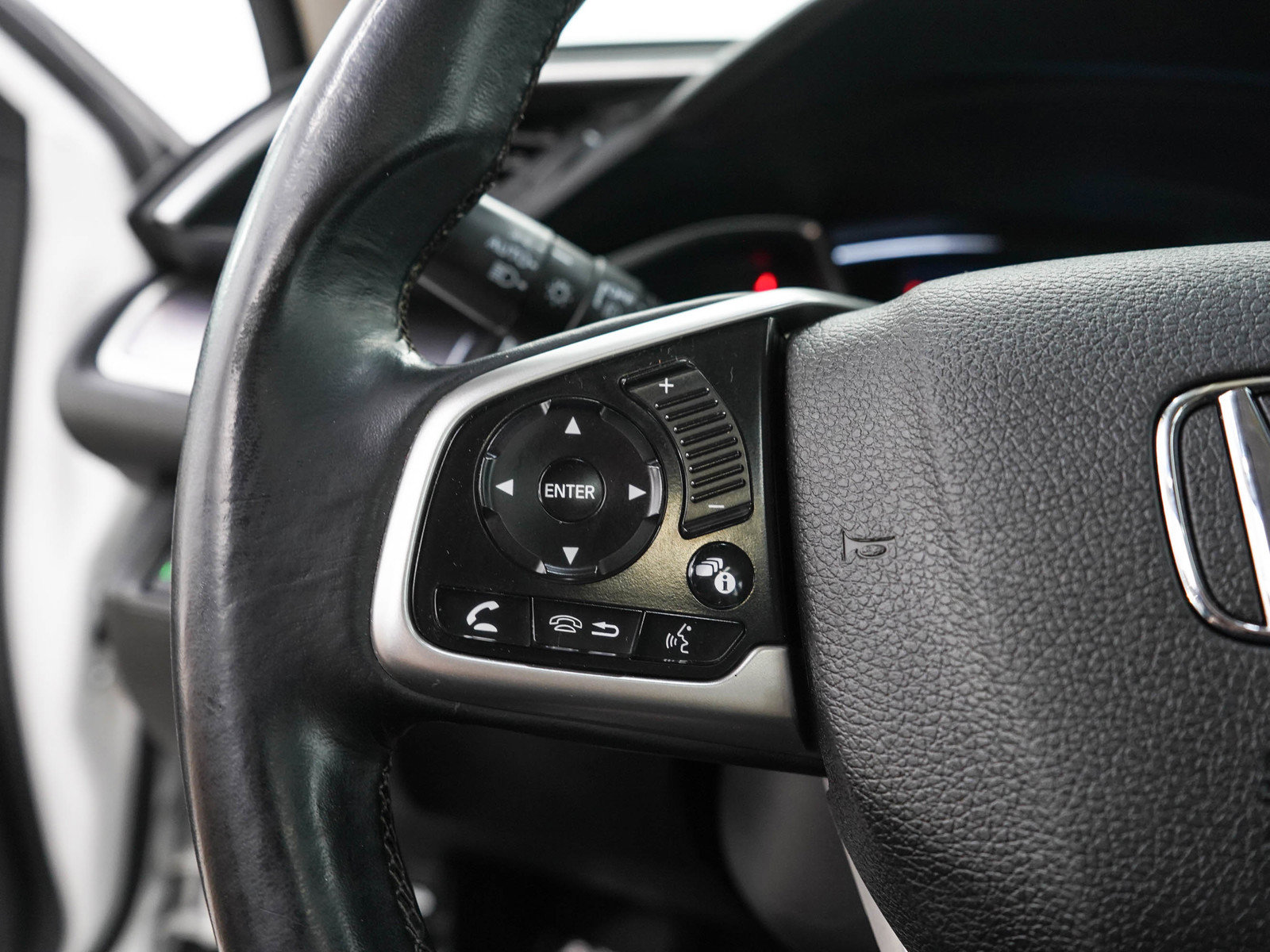 Used 2016 Honda Civic Touring image 25