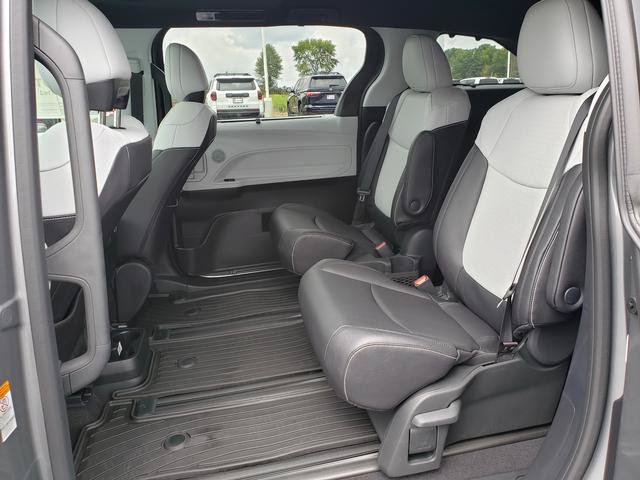 New 2026 Toyota Sienna XSE AWD/4WD image 12