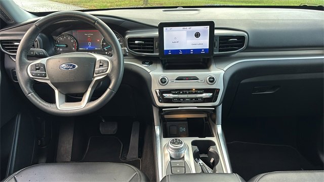 Used 2024 Ford Explorer XLT w/ Equipment Group 202A image 7