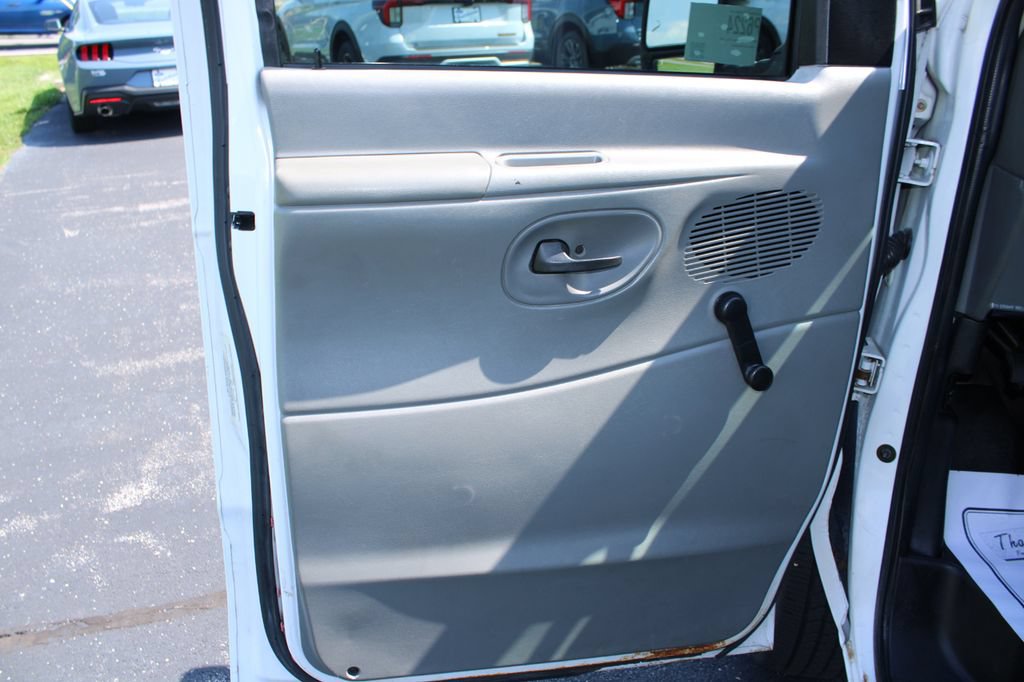 Used 2007 Ford E-250 and Econoline 250 RWD image 27