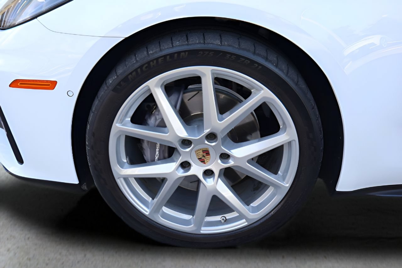 Used 2024 Porsche Panamera RWD image 27