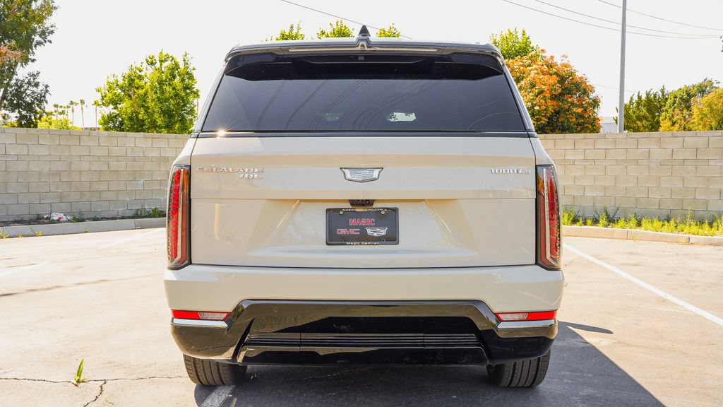 New 2026 Cadillac Escalade IQL Sport 2 w/ LPO, Floor Liner Package AWD/4WD image 8