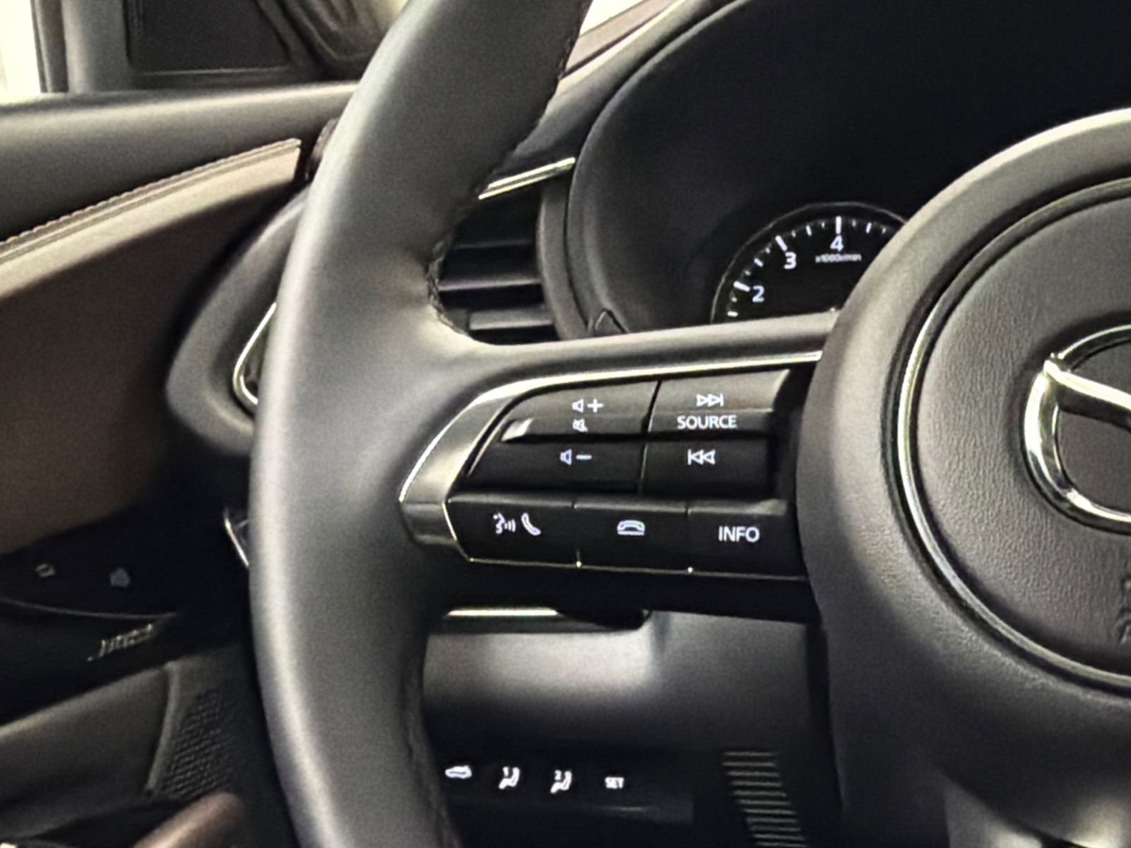 Certified 2025 MAZDA CX-30 2.5 Turbo w/ Premium Package image 22