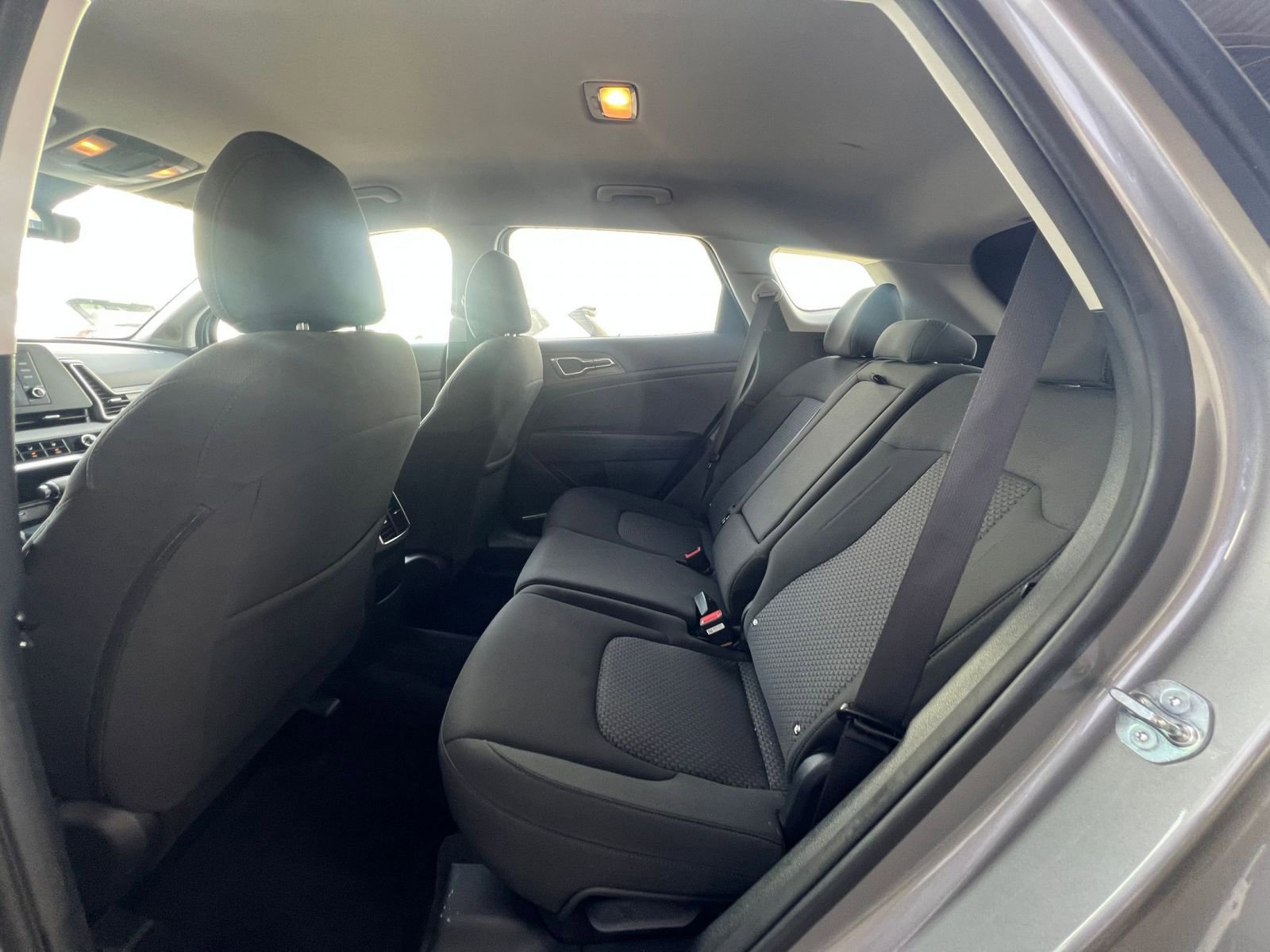 Used 2025 Kia Sportage LX FWD image 25
