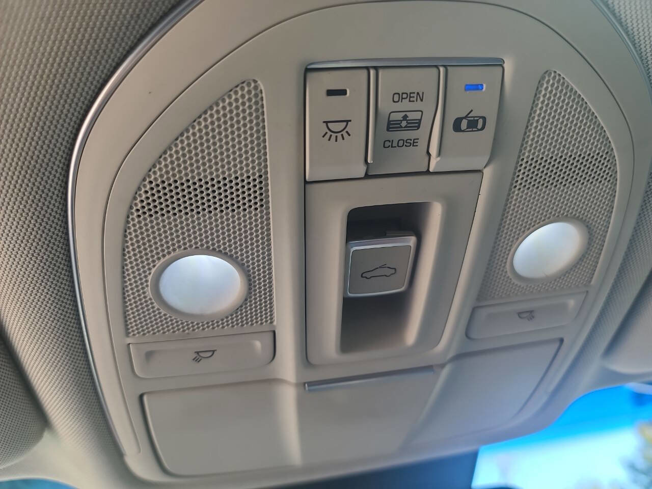 Used 2016 Hyundai Genesis 3.8 w/ Option Group 04 image 26