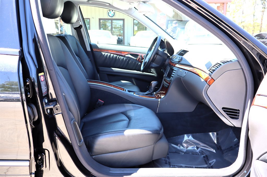 Used 2005 Mercedes-Benz E 500 4MATIC Sedan image 17
