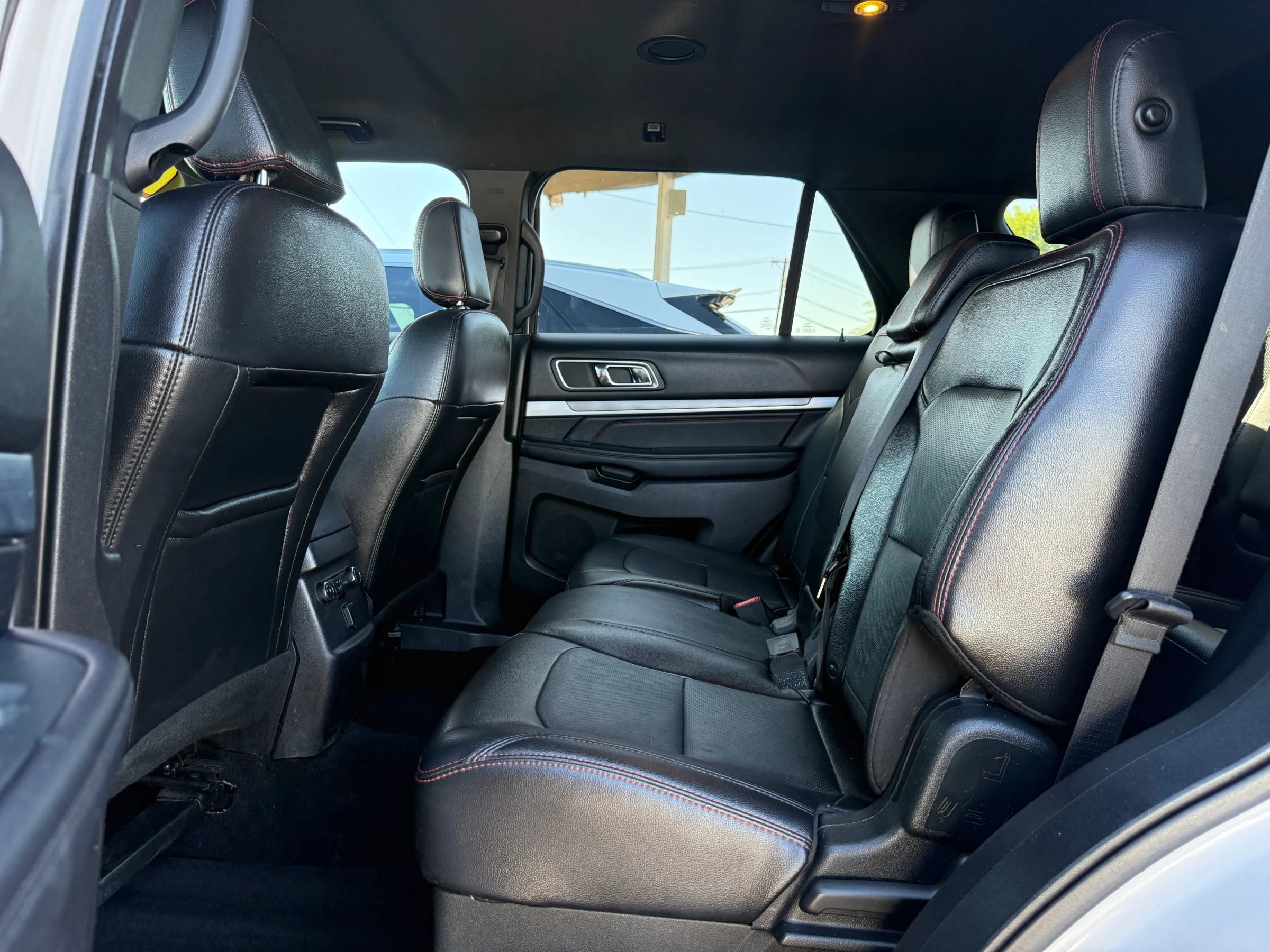 Used 2019 Ford Explorer Sport w/ Ford Safe & Smart Package AWD/4WD image 11