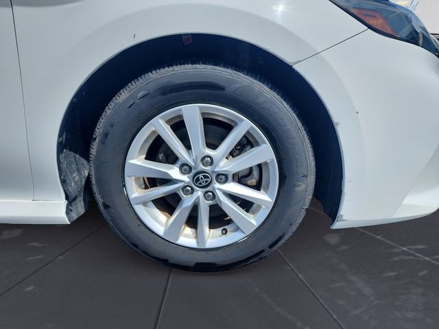 Used 2025 Toyota Camry LE FWD image 9