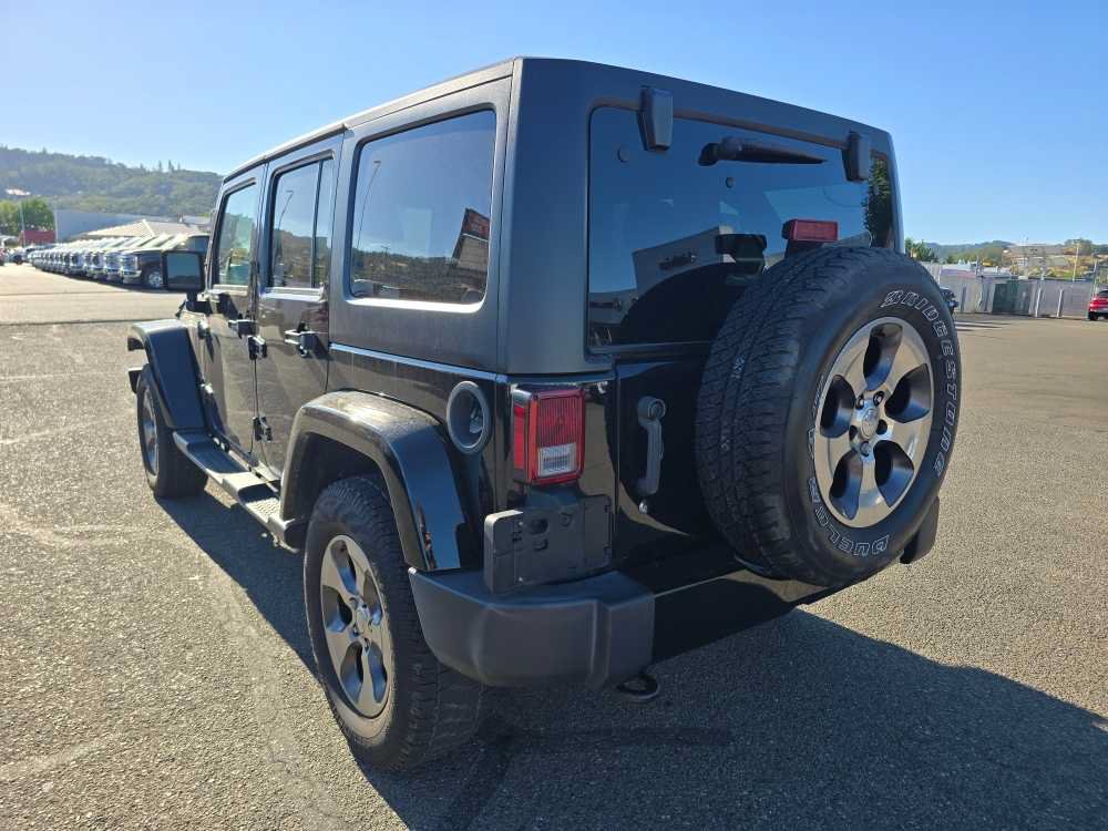 Used 2018 Jeep Wrangler Unlimited Sahara AWD/4WD image 9