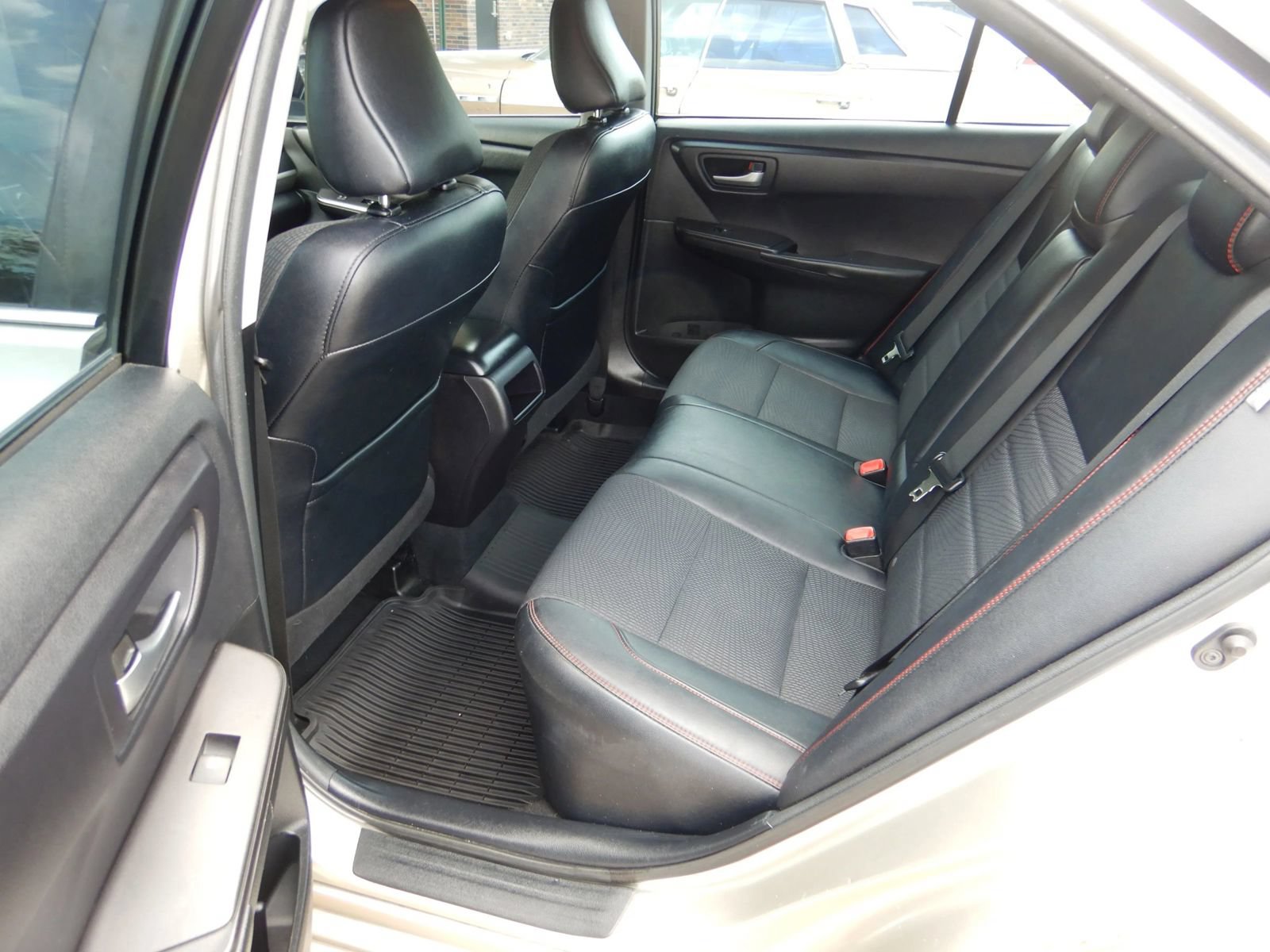 Used 2017 Toyota Camry SE FWD image 16