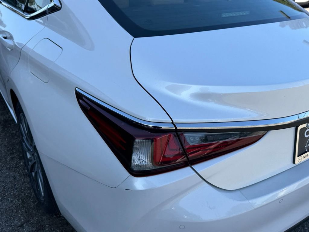 Used 2019 Lexus ES 350 w/ Premium Package image 36