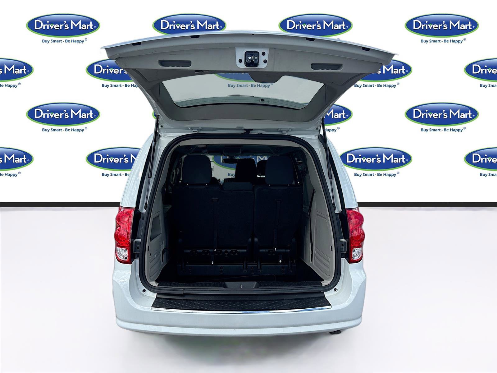 Used 2019 Dodge Grand Caravan SE FWD image 25
