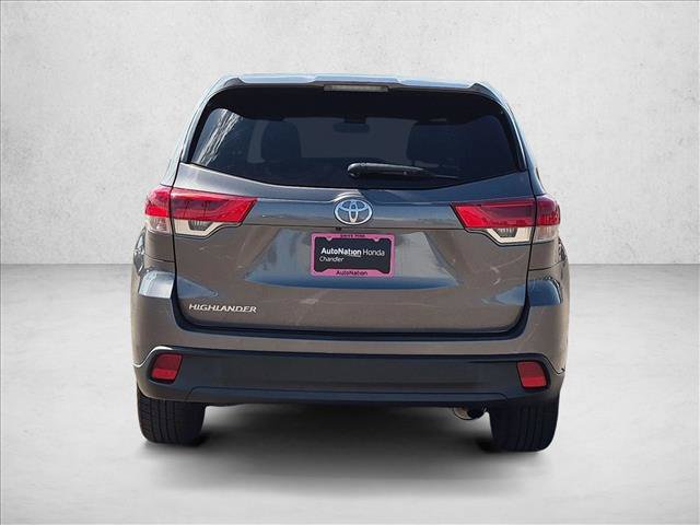 Used 2019 Toyota Highlander LE FWD image 6