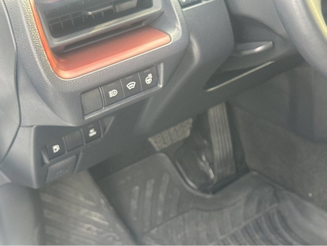 Used 2023 Toyota Prius Prime SE image 31