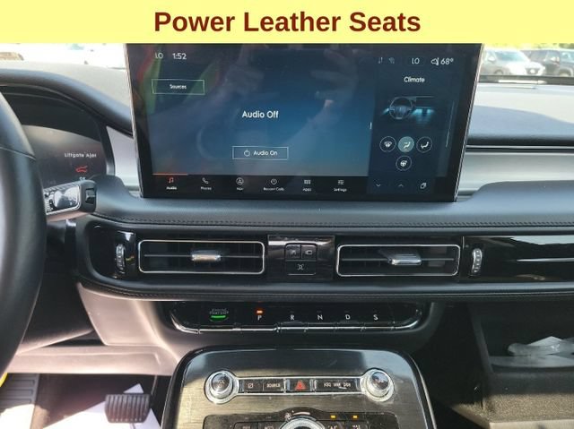Used 2023 Lincoln Nautilus Reserve w/ Class II Trailer Tow Package AWD/4WD image 13