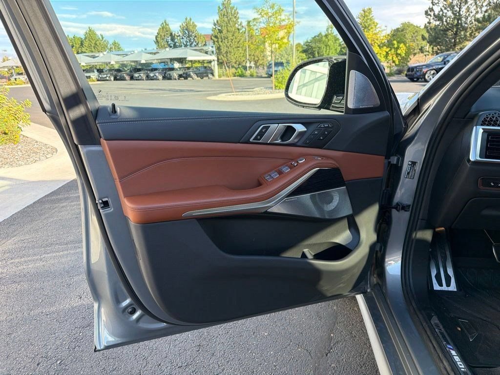 Used 2025 BMW X7 M60i w/ Executive Package AWD/4WD image 9