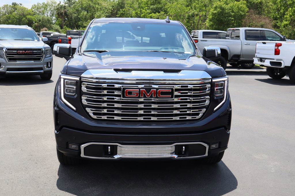 Used 2025 GMC Sierra 1500 Denali w/ Denali Reserve Package AWD/4WD image 4
