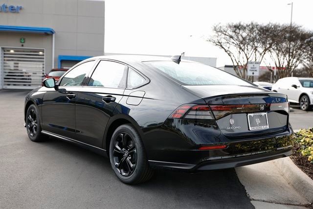Used 2025 Honda Accord SE image 8
