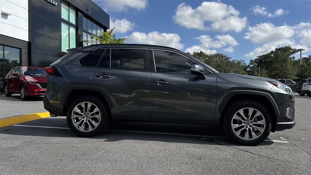 Used 2021 Toyota RAV4 XLE Premium image 24