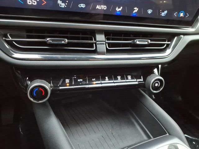 Used 2024 Chevrolet Equinox EV RS image 33