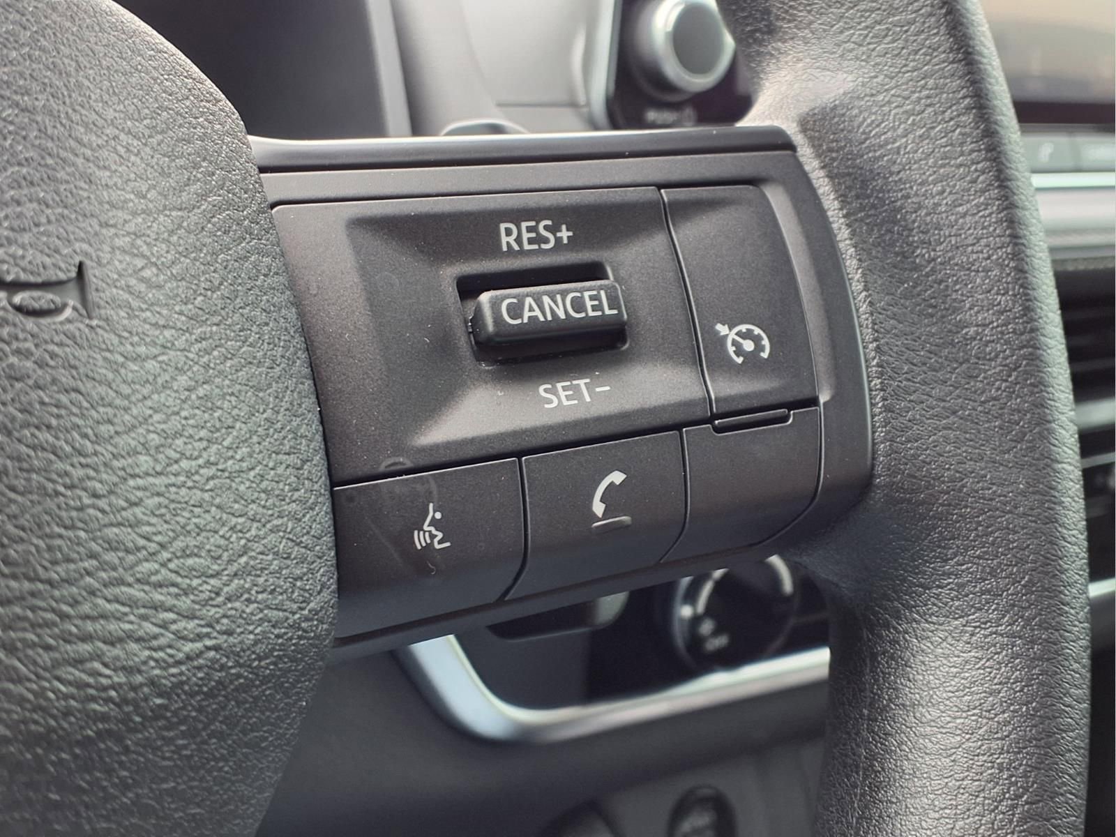 Used 2025 Nissan Rogue S image 21
