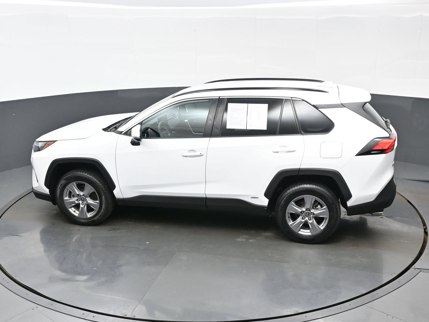 Used 2022 Toyota RAV4 XLE AWD/4WD image 37