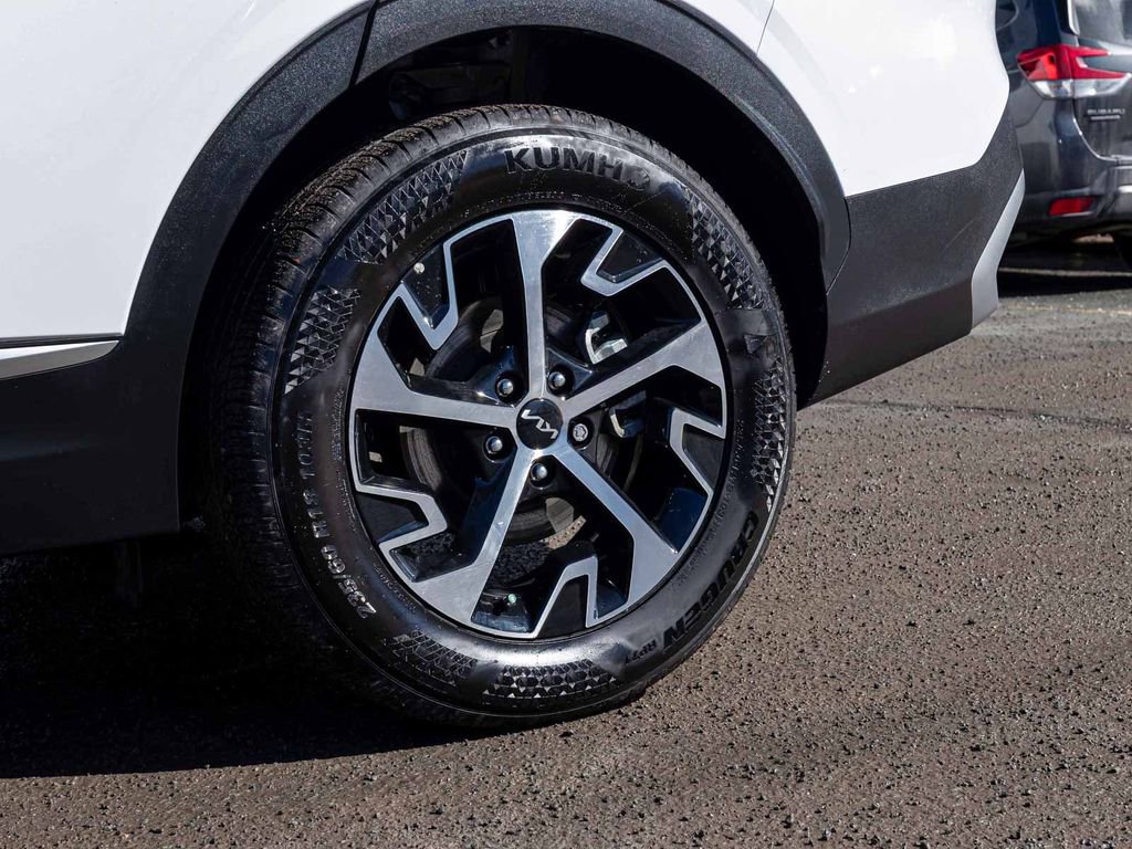 Used 2025 Kia Sportage EX w/ Premium Package image 8