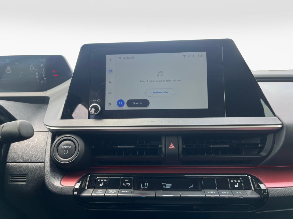 Used 2025 Toyota Prius Plug-In Hybrid FWD image 19