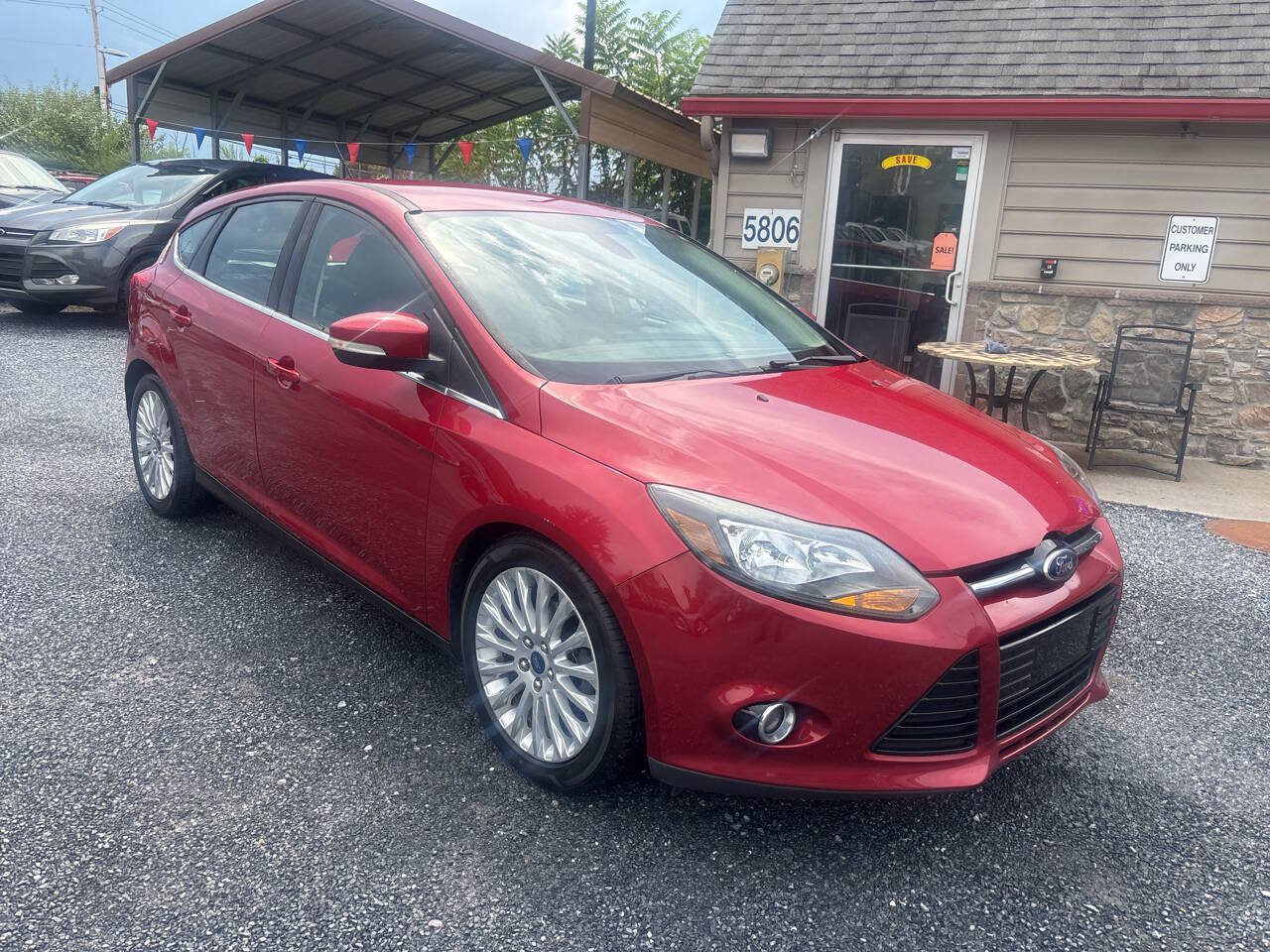 Used 2012 Ford Focus Titanium FWD image 5