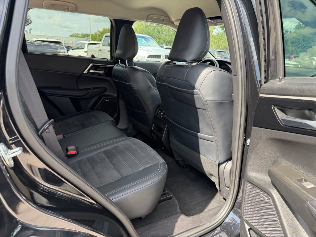 Used 2025 Mitsubishi Outlander SE AWD/4WD image 31