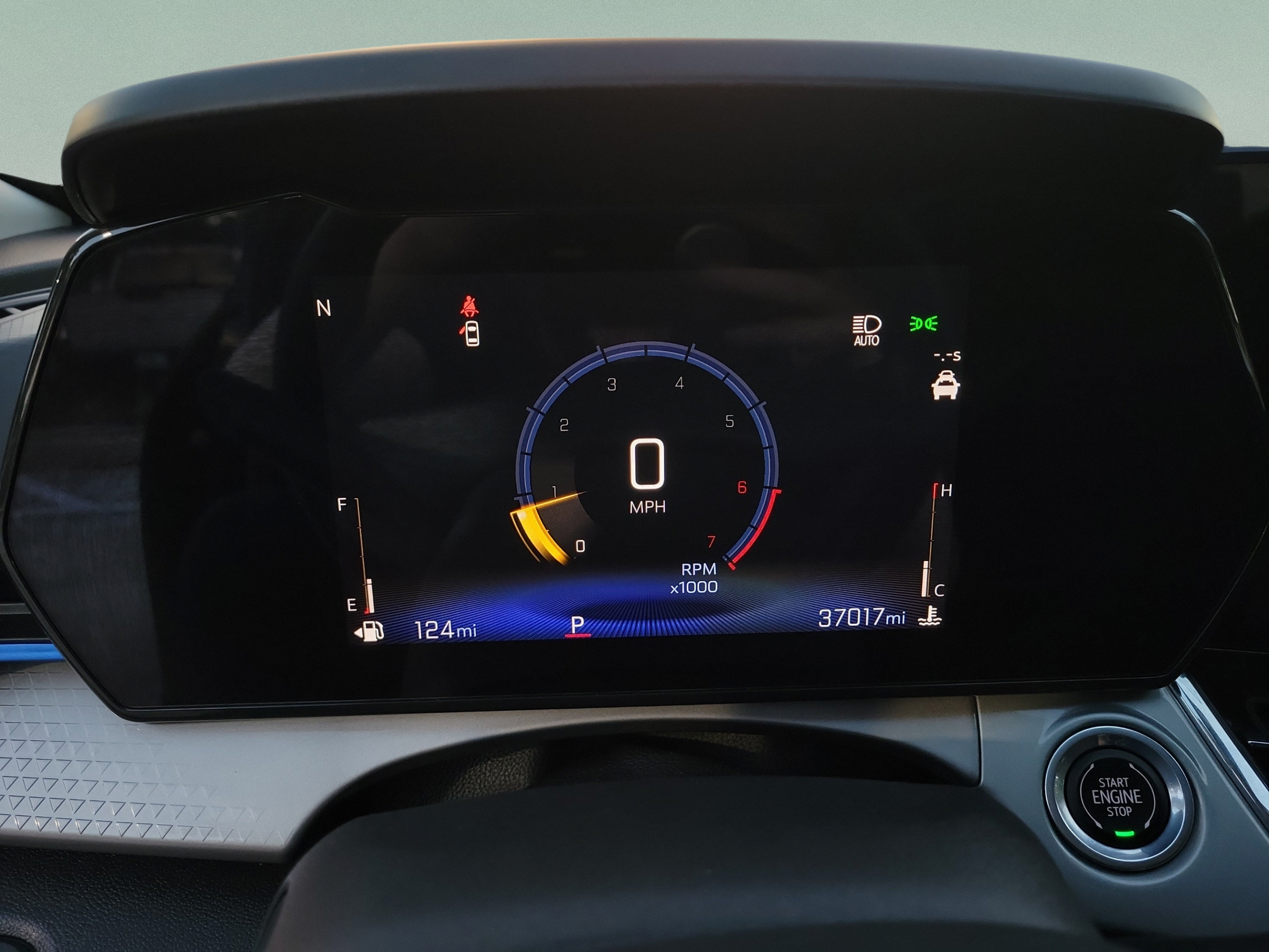 Used 2025 Chevrolet Trax LT FWD image 32