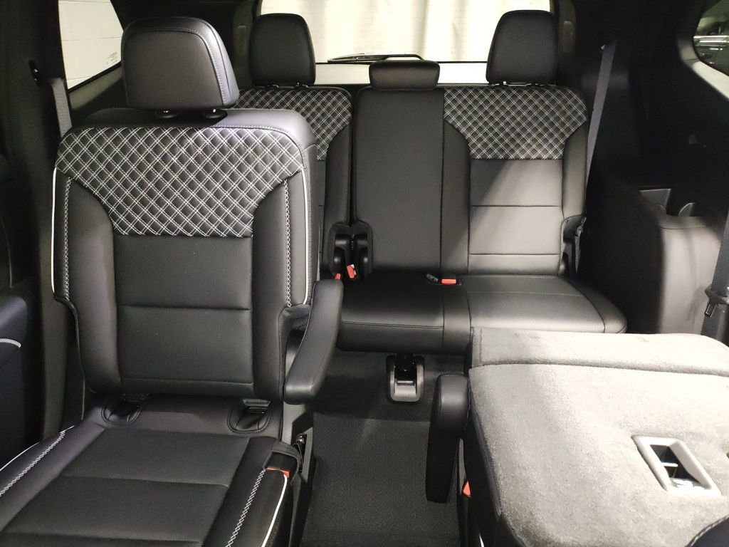 New 2026 GMC Acadia Denali w/ Super Cruise Package image 28