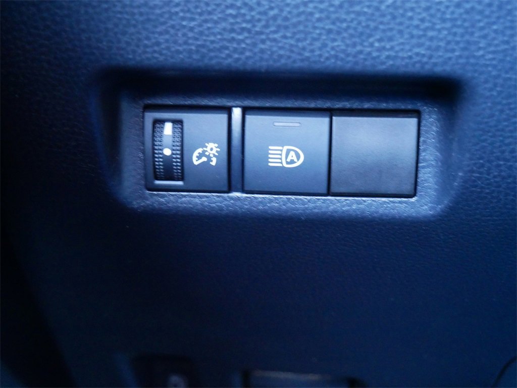 Used 2020 Toyota RAV4 XLE image 29