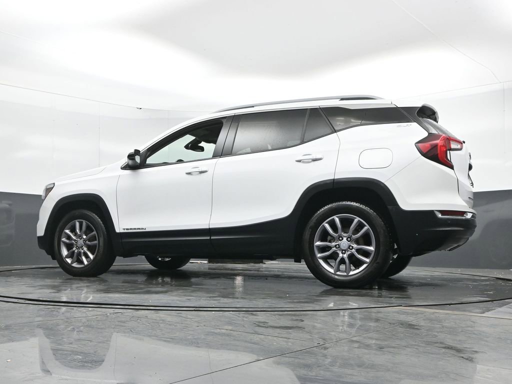 Used 2023 GMC Terrain SLT image 30
