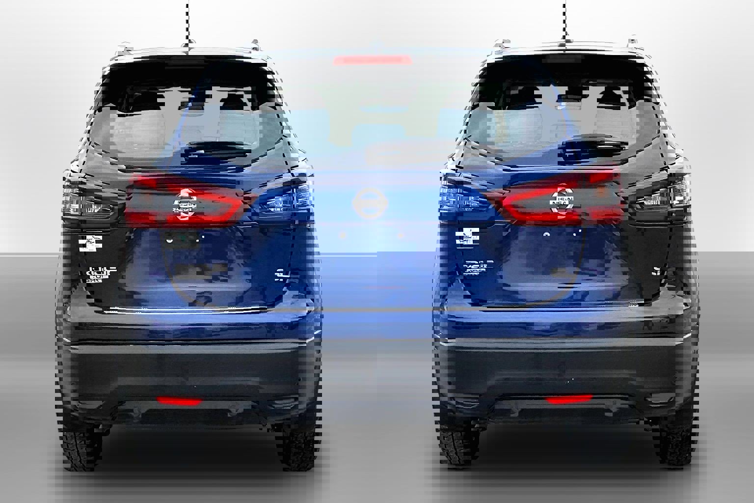 Used 2022 Nissan Rogue Sport SL w/ Premium Package image 4