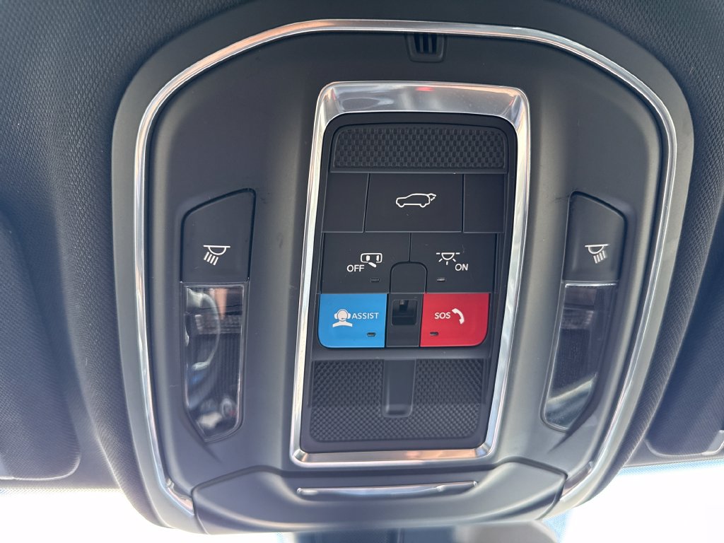 Used 2023 Jeep Grand Cherokee Trailhawk w/ Luxury Tech Group III AWD/4WD image 22